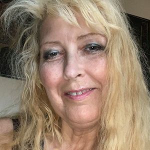 Meet your Posher, Carla